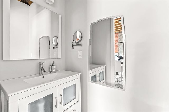 112 Union Wharf, Boston, MA 02109