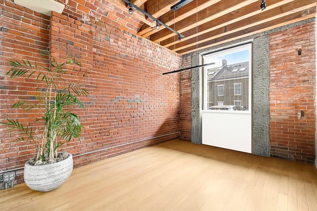 112 Union Wharf, Boston, MA 02109