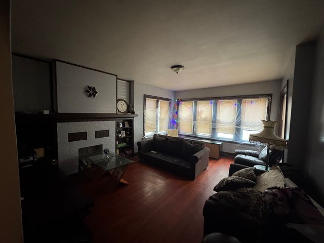 8047 S Vernon Avenue, Chicago, IL 60619