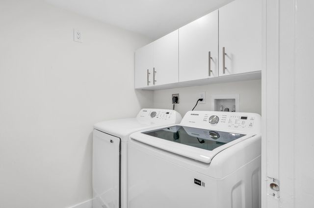 7290 Kinghurst Drive 301, Delray Beach, FL 33446