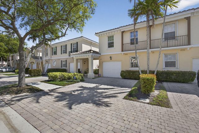 306 Salinas Drive, Palm Beach Gardens, FL 33410