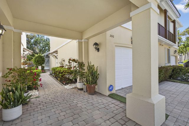 306 Salinas Drive, Palm Beach Gardens, FL 33410