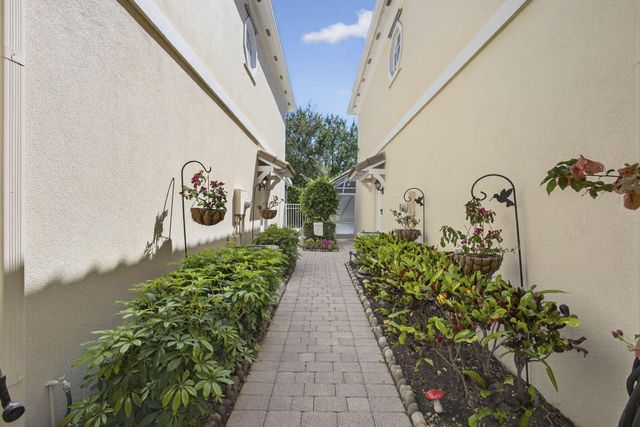 306 Salinas Drive, Palm Beach Gardens, FL 33410