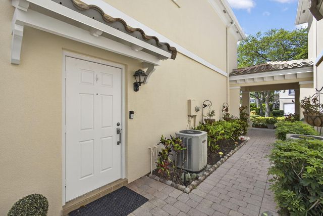 306 Salinas Drive, Palm Beach Gardens, FL 33410