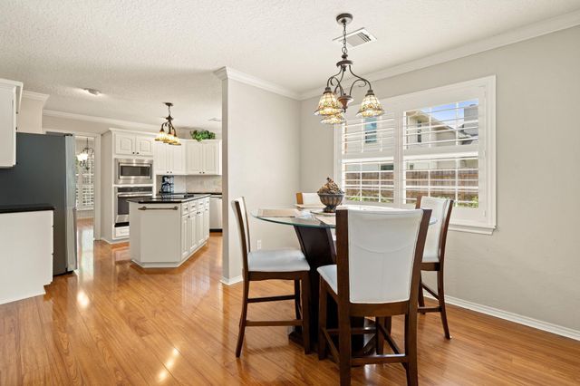1506 Oak Hollow Drive, Friendswood, TX 77546