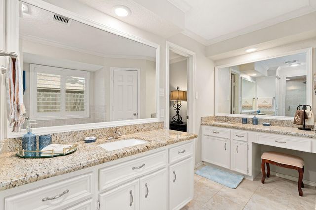 1506 Oak Hollow Drive, Friendswood, TX 77546