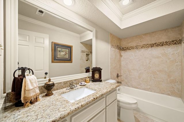 1506 Oak Hollow Drive, Friendswood, TX 77546