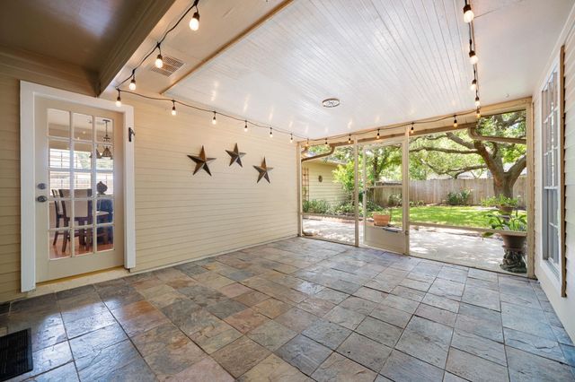 1506 Oak Hollow Drive, Friendswood, TX 77546