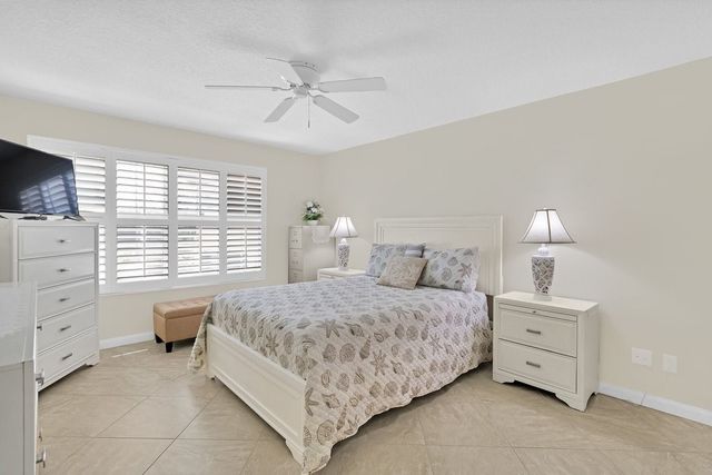 4949 Corsica Square, Vero Beach, FL 32967