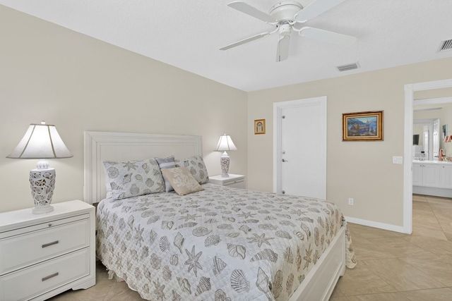 4949 Corsica Square, Vero Beach, FL 32967