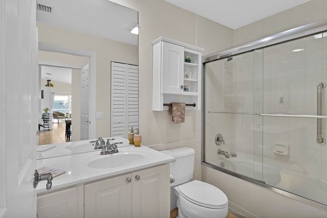 4949 Corsica Square, Vero Beach, FL 32967