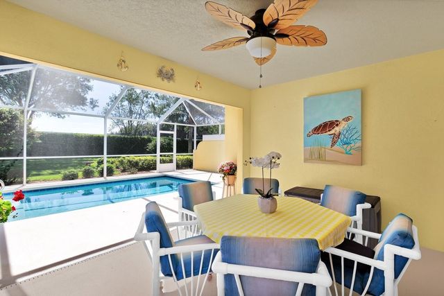 4949 Corsica Square, Vero Beach, FL 32967