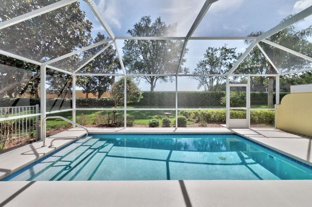 4949 Corsica Square, Vero Beach, FL 32967