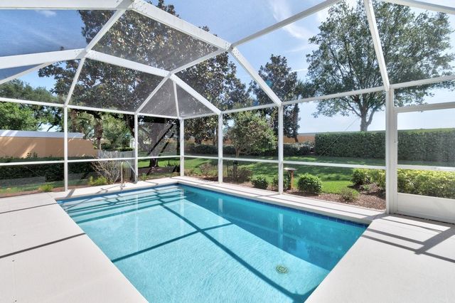 4949 Corsica Square, Vero Beach, FL 32967