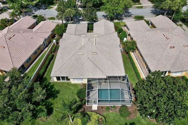 4949 Corsica Square, Vero Beach, FL 32967