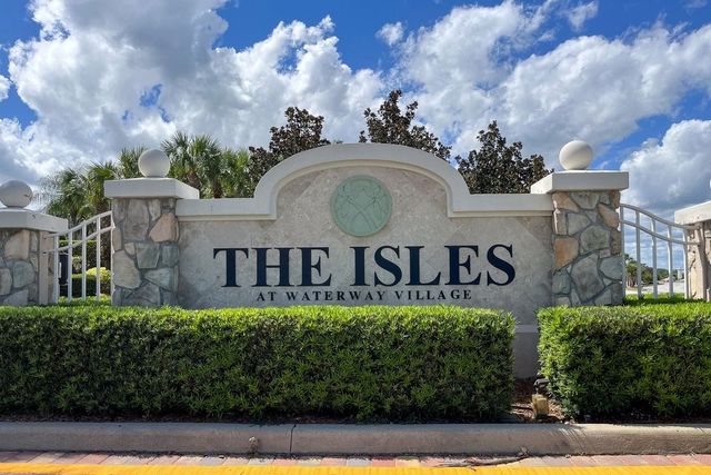 4949 Corsica Square, Vero Beach, FL 32967