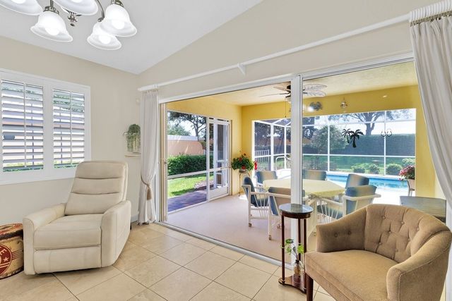 4949 Corsica Square, Vero Beach, FL 32967