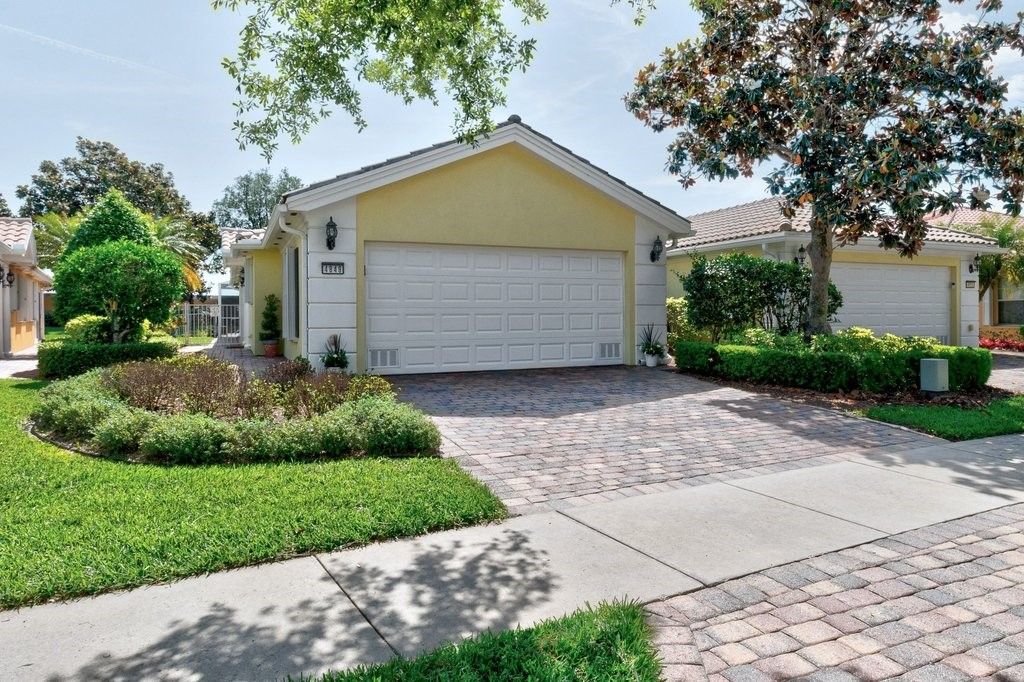 4949 Corsica Square, Vero Beach, FL 32967