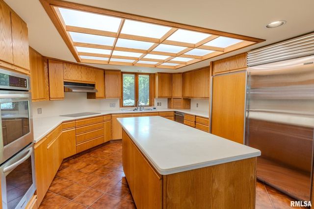 7 SHARON Lane, Fulton, IL 61252