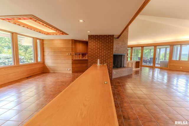 7 SHARON Lane, Fulton, IL 61252