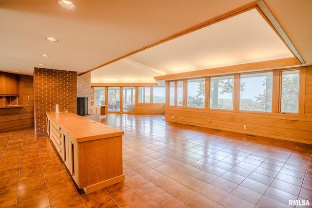 7 SHARON Lane, Fulton, IL 61252