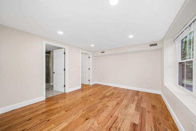 427 Middle Rd, Brentwood, NH 03833