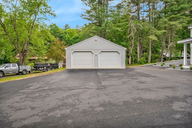 427 Middle Rd, Brentwood, NH 03833