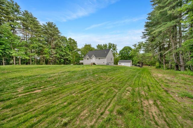 427 Middle Rd, Brentwood, NH 03833