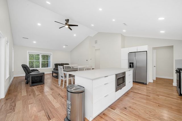 427 Middle Rd, Brentwood, NH 03833