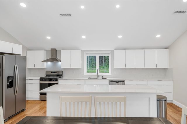 427 Middle Rd, Brentwood, NH 03833