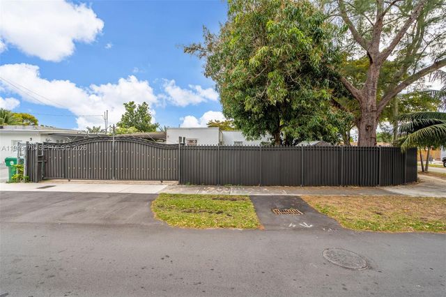 1829 NW 31st Ave, Miami, FL 33125