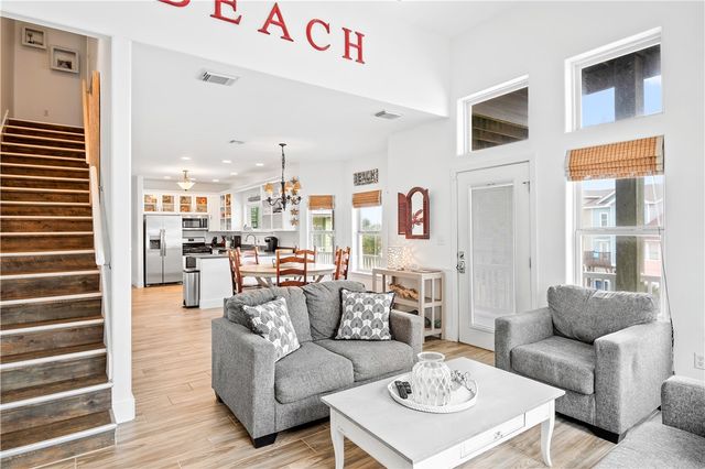 652 Anchor Dr, Port Aransas, TX 78373