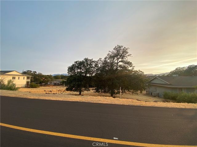 18765 Oak Grove Road, Hidden Valley Lake, CA 95467
