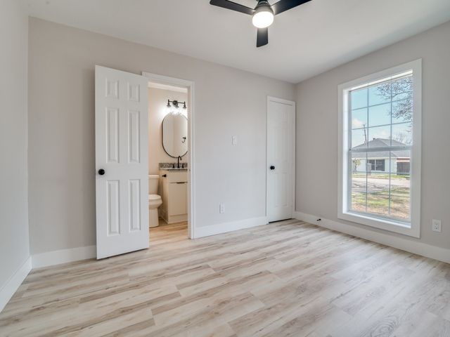 239 Redwood Street, Mesquite, TX 75181