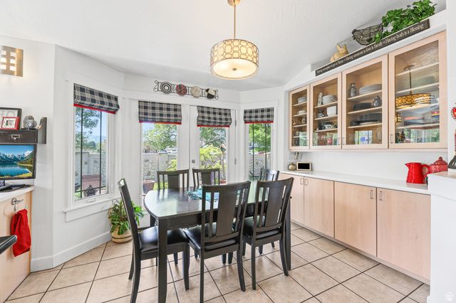31 VILLAGE SQUARE RD, Centerville, UT 84014