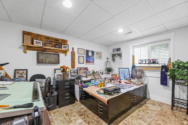 31 VILLAGE SQUARE RD, Centerville, UT 84014