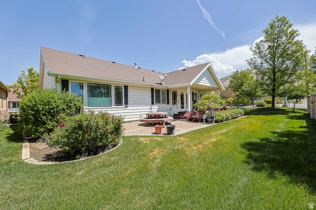 31 VILLAGE SQUARE RD, Centerville, UT 84014