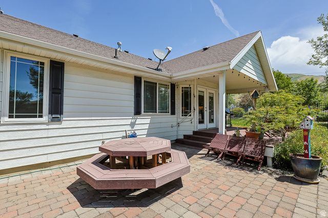 31 VILLAGE SQUARE RD, Centerville, UT 84014