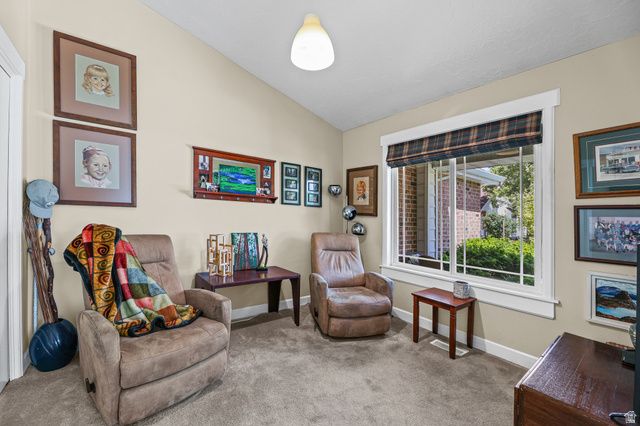 31 VILLAGE SQUARE RD, Centerville, UT 84014