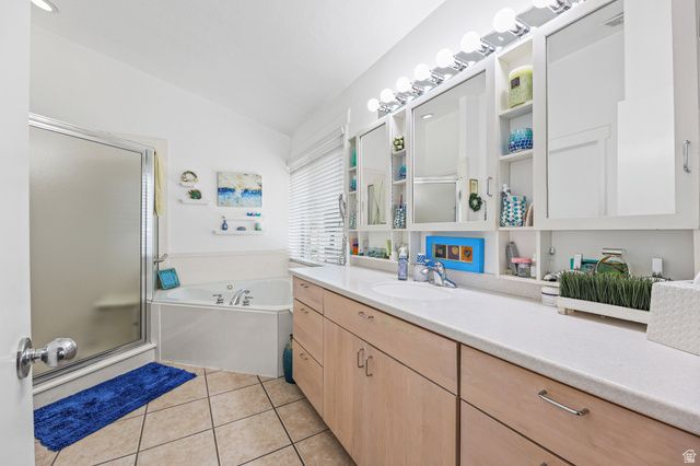 31 VILLAGE SQUARE RD, Centerville, UT 84014