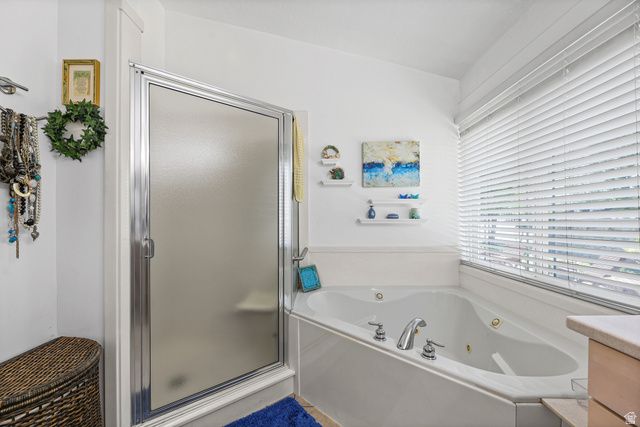 31 VILLAGE SQUARE RD, Centerville, UT 84014