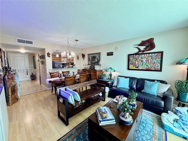2101 Brickell Ave 1805, Miami, FL 33129