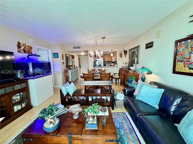 2101 Brickell Ave 1805, Miami, FL 33129