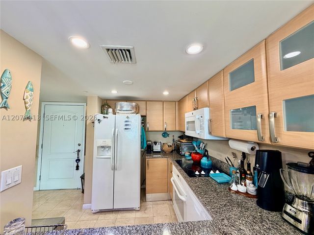 2101 Brickell Ave 1805, Miami, FL 33129