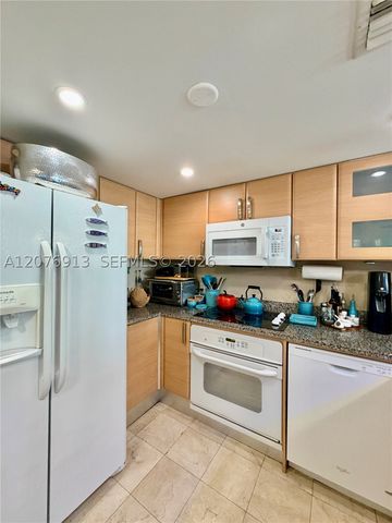 2101 Brickell Ave 1805, Miami, FL 33129
