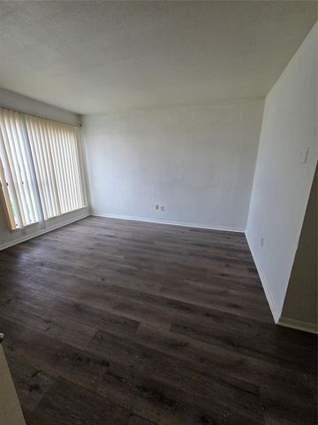 2820 S Bartell Drive 13, Houston, TX 77054