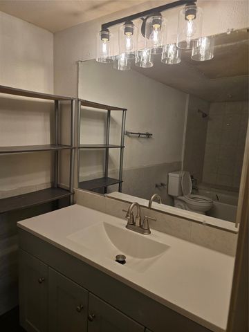 2820 S Bartell Drive 13, Houston, TX 77054