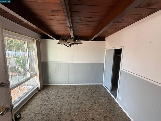 1810 Acapulco Dr, San Pablo, CA 94806