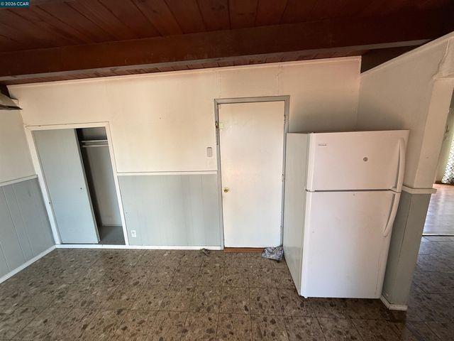 1810 Acapulco Dr, San Pablo, CA 94806