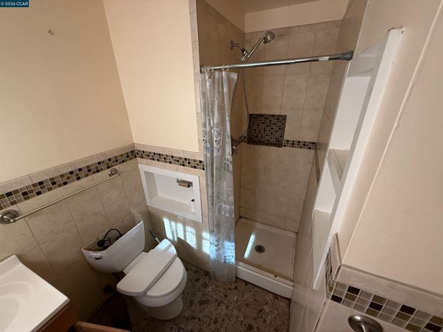 1810 Acapulco Dr, San Pablo, CA 94806